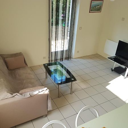 Apartamento F2 En Rez De Jardin A Crest Exterior foto
