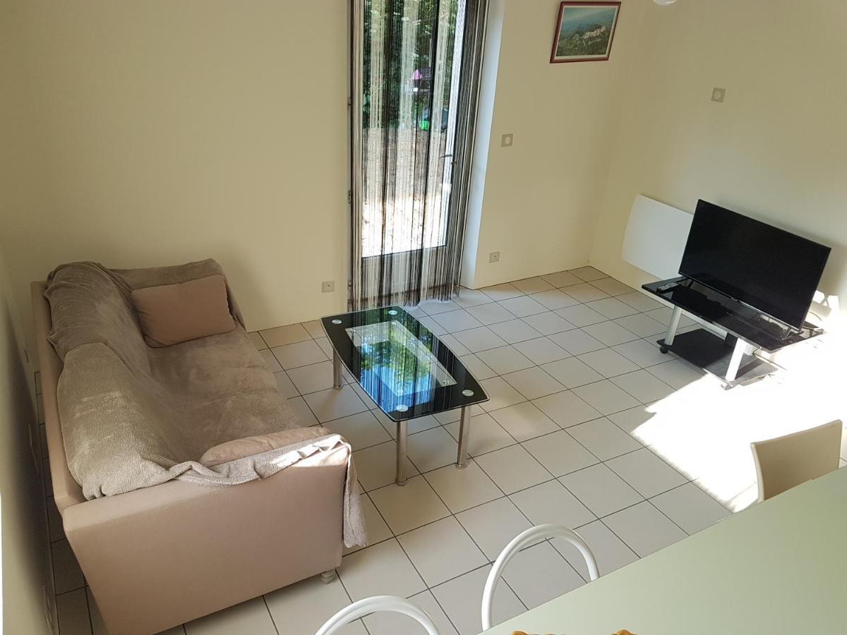 Apartamento F2 En Rez De Jardin A Crest Exterior foto
